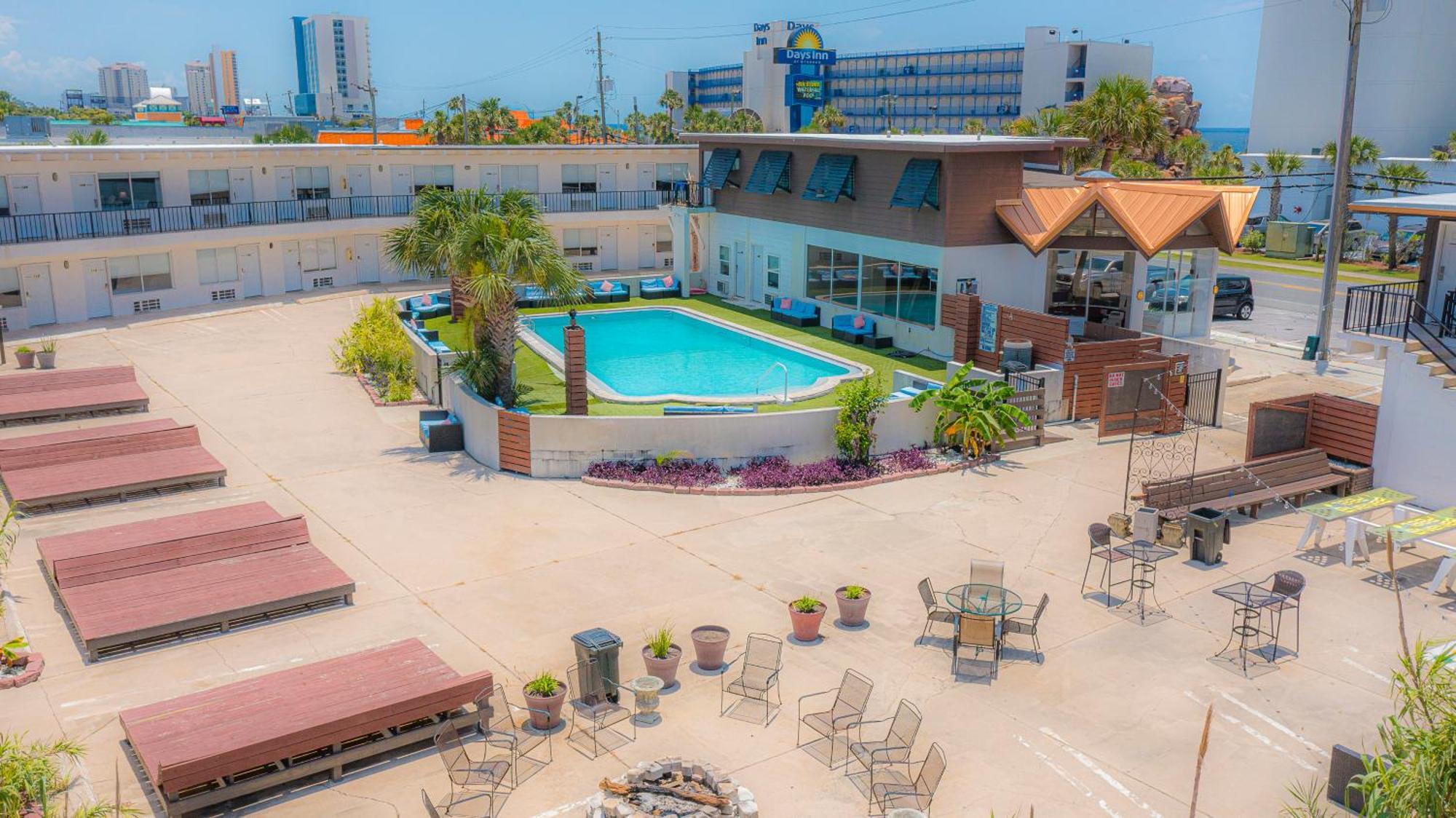 Hotel Banana Peel Panama City Beach